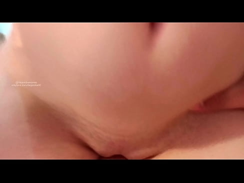 ❤️ Durmiendo en la habitación de mi hermana y así me desperté ❌ Video de porno en es.verhentai.ru ❌️