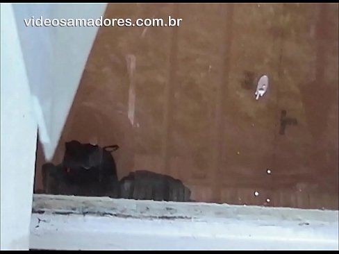 ❤️ Hombre cachondo mirando a su novia con otro chico, grabando un vídeo de follada sin molestar a la pareja ❌ Video de porno en es.verhentai.ru ❌️