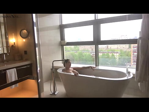 ❤️ Tremenda nena masturbando apasionadamente su coño en el baño ❌ Video de porno en es.verhentai.ru ❌️