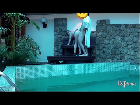 ❤️ El jefe invita a la criada a la piscina, pero no pudo resistirse a una caliente ❌ Video de porno en es.verhentai.ru ❌️